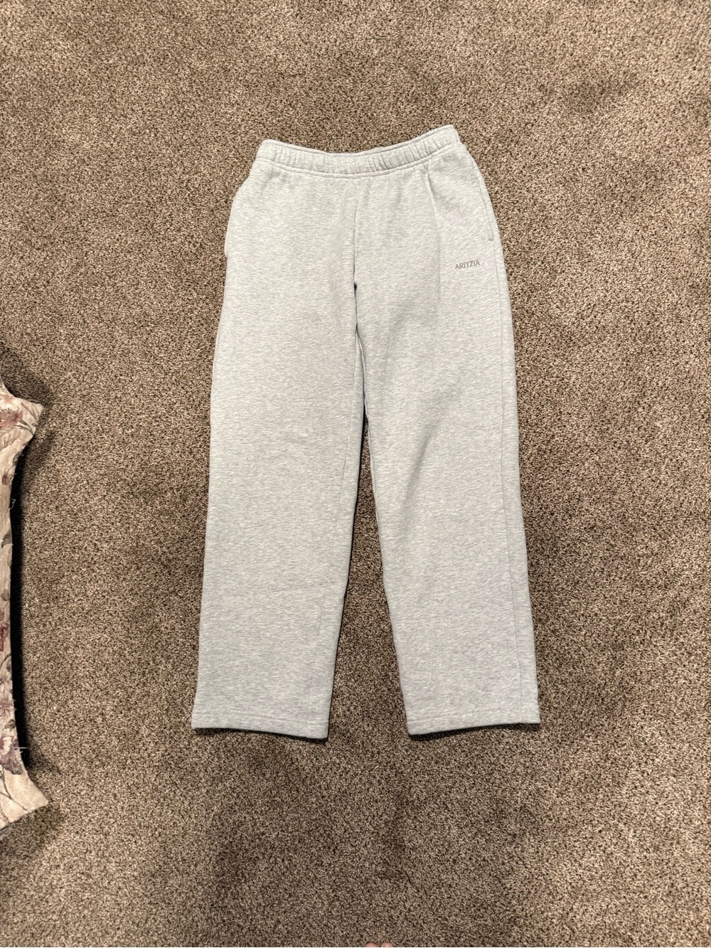 Aritzia Mega Straight Sweatpants sz XS in Heather Chrome